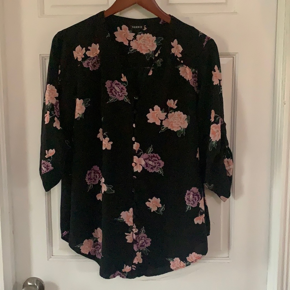 Torrid Black Floral 3/4 Sleeve Shirt Size 2